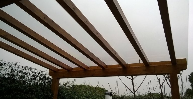Coperture in plexiglass e policarbonato